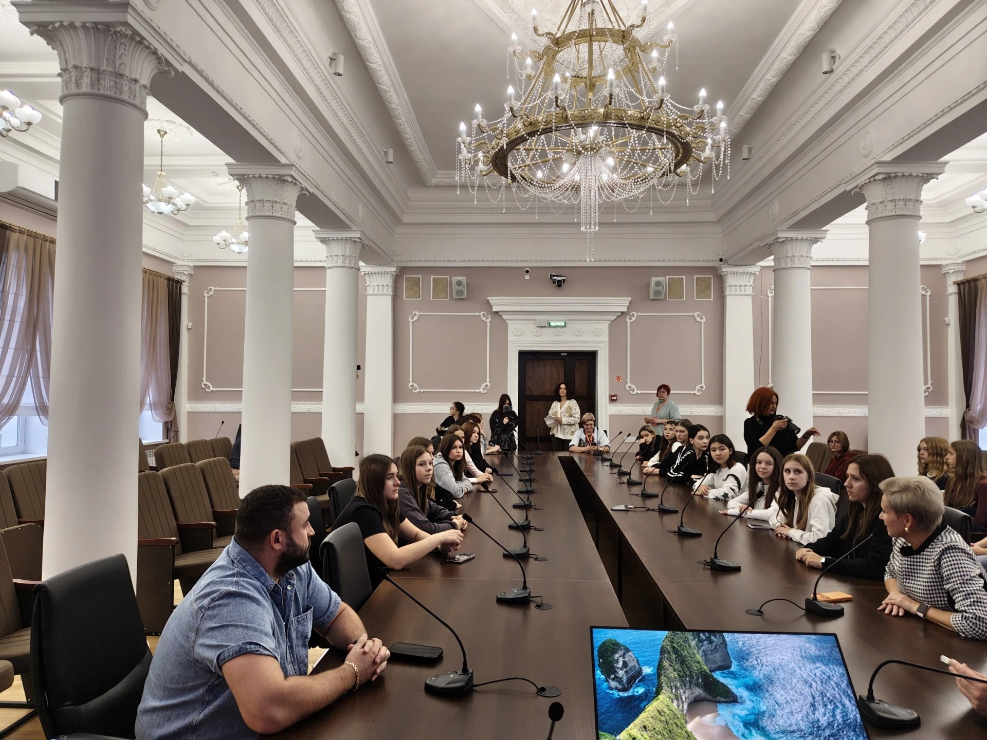 🔹Участники медиафорума познакомились с работой семи ангарских организаций