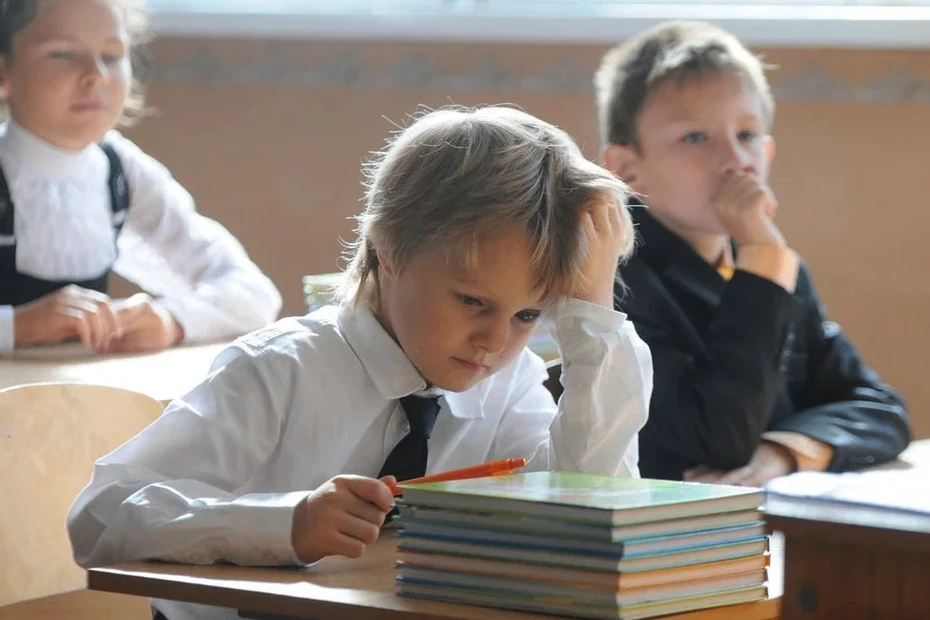🏫 В России предложили перенести уроки в школах на 9 утра