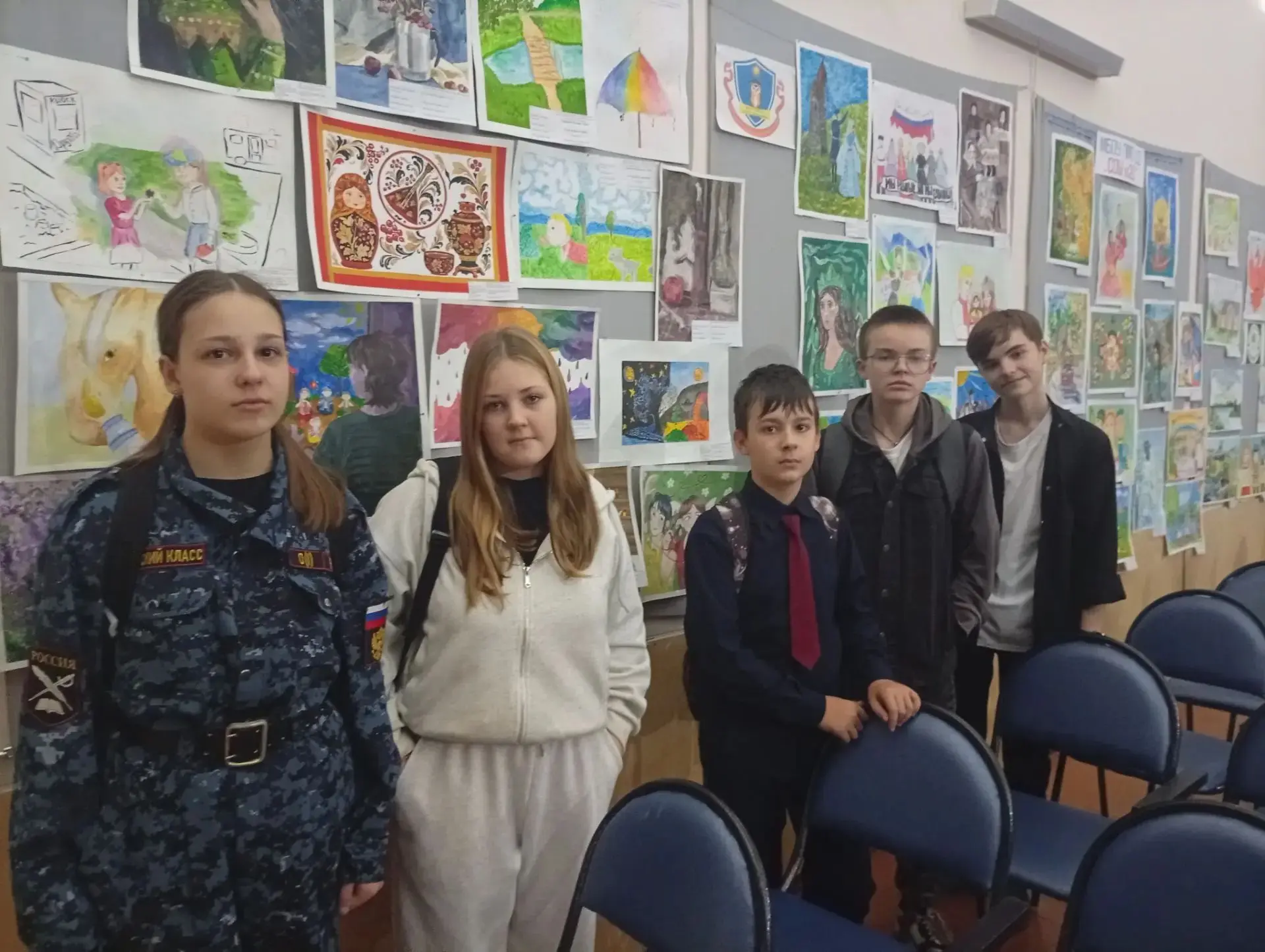 Обучающиеся нашей школы посетили  выставку работ городского конкурса ПМО "Дорогами добр...