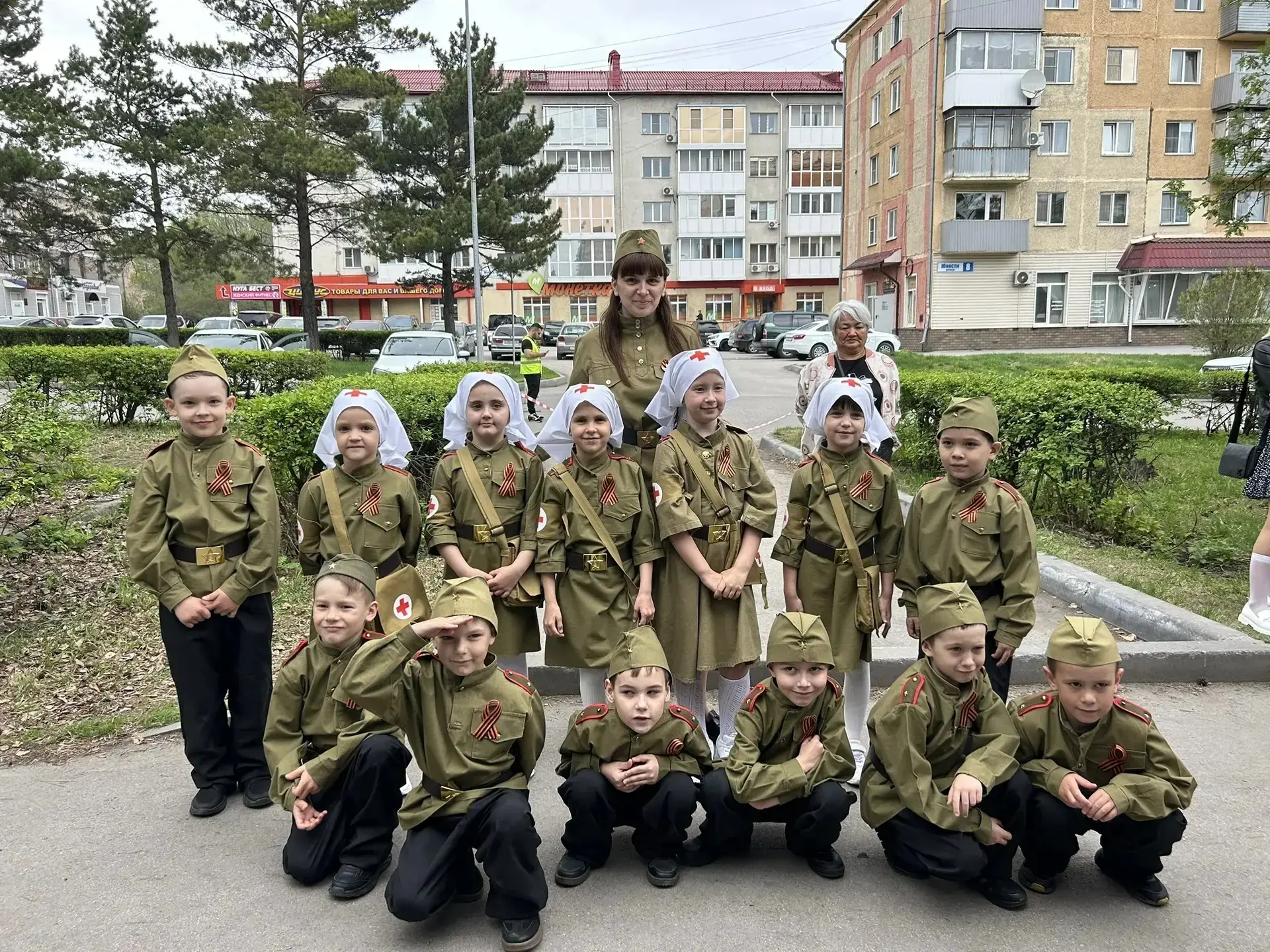 Подготовительная группа "Звездочка" приняла участие в детском параде