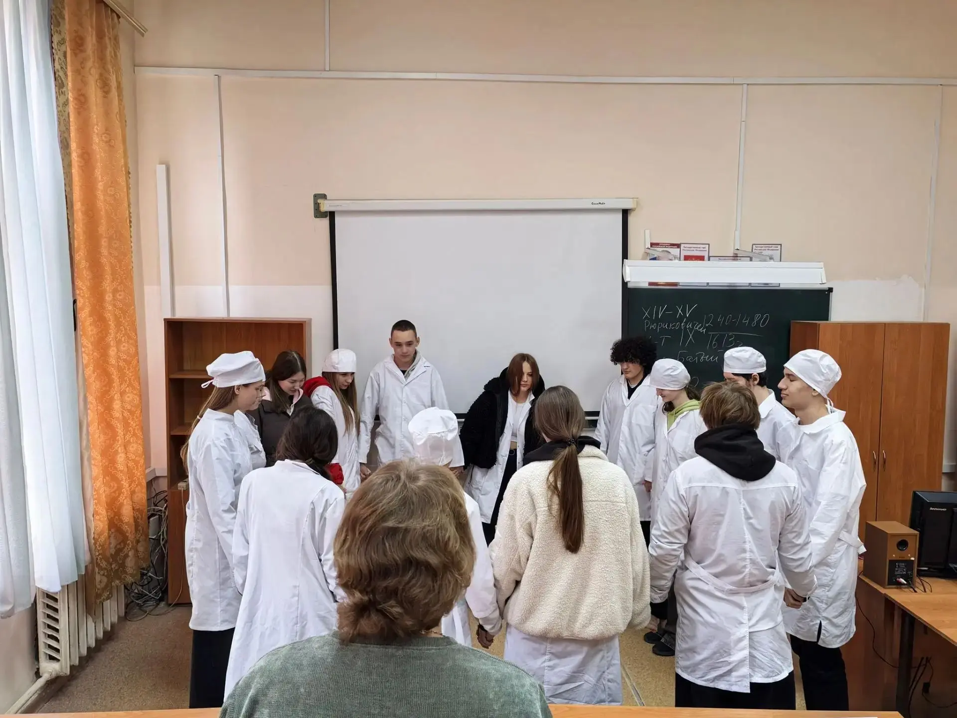 Первокурсники ГБПОУ «СМГК»: от «просто одногруппники» к настоящей команде!