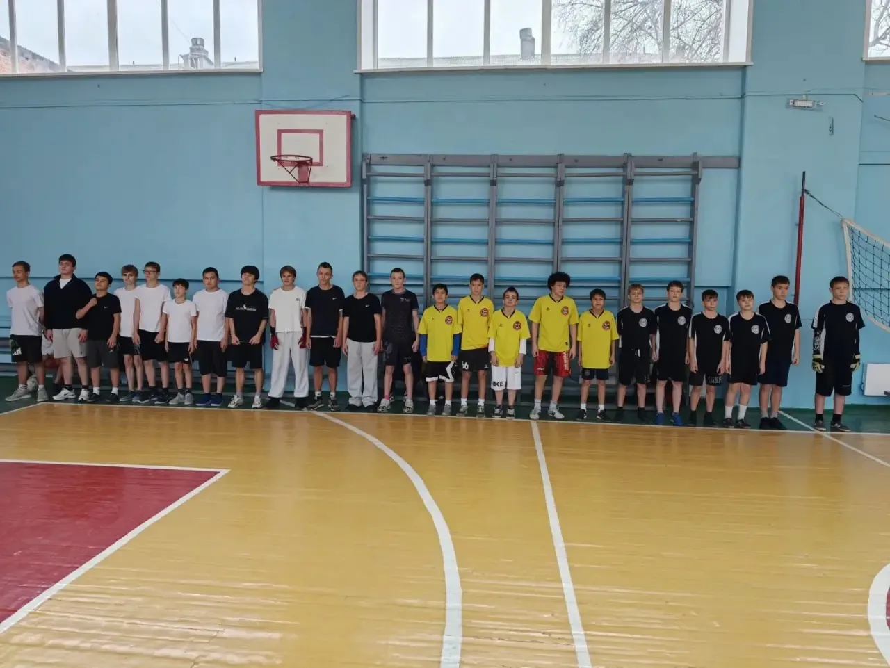 ⚽ Наша школа приняла участие в соревнованиях по мини-футболу в рамках Кузбасской спорти...