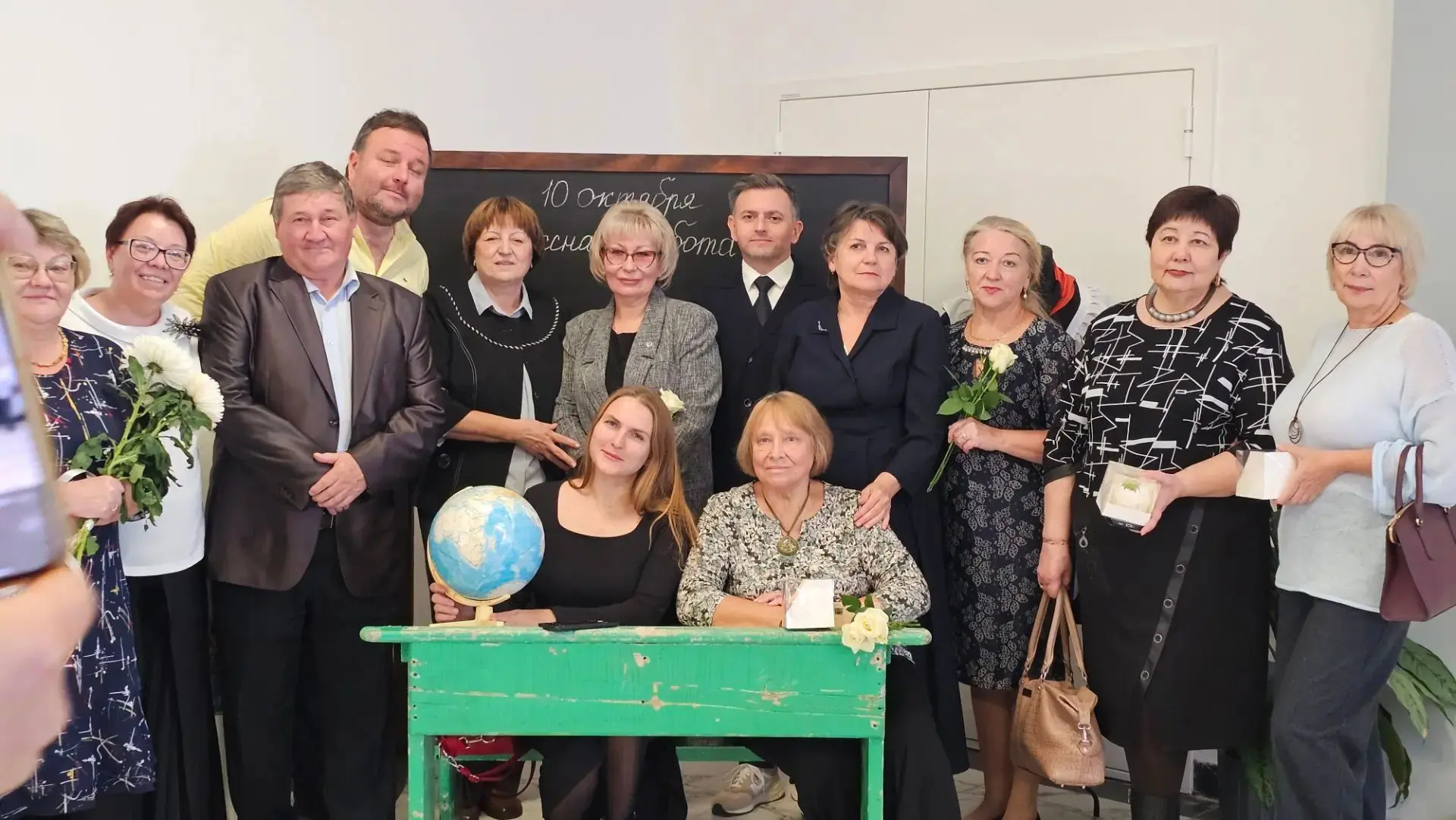 🎉 Юбилей школы — тёплый праздник, собравший всех, кто любит свою «восьмую»!