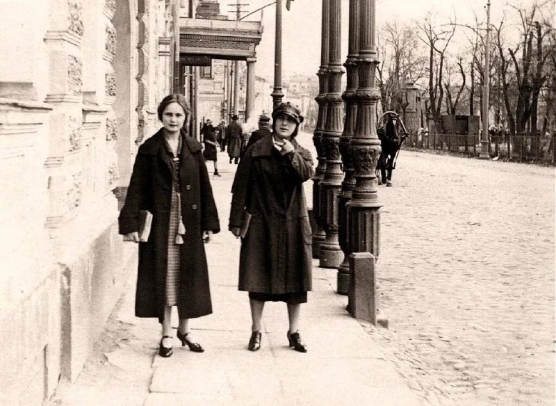 Прохожие на Чистопрудном бульваре в 1920 году. Семен Ильин, 10 октября 1920 года, г. Мо...