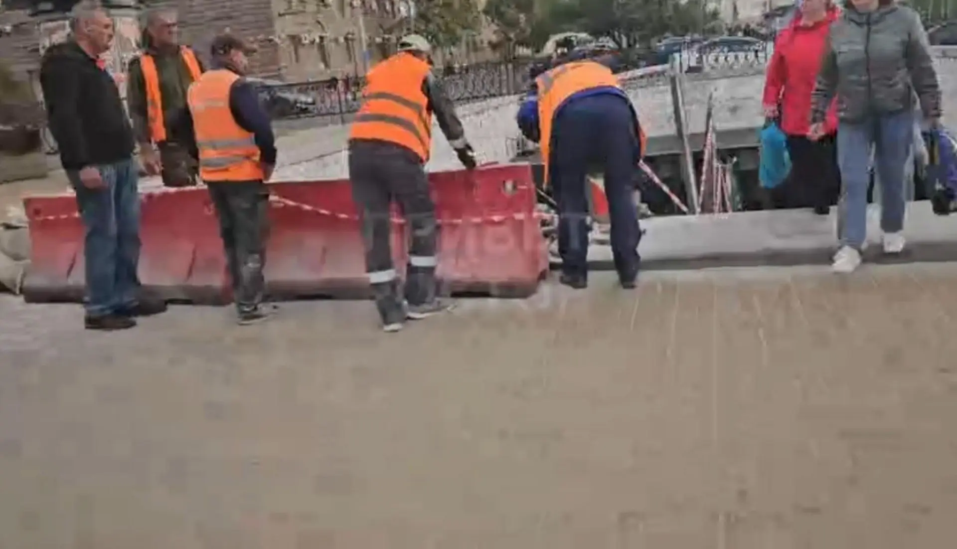 🚧 В Ростове ремонтируют подземный переход у Центрального рынка