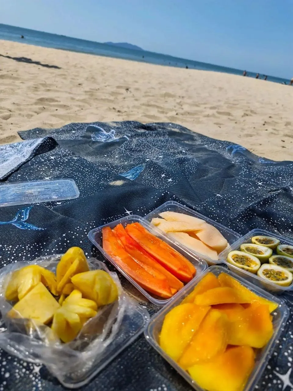 Туристы шлют фото с Хайнаня,вся эта вкуснятина обошлась в 220 рублей👌🤩