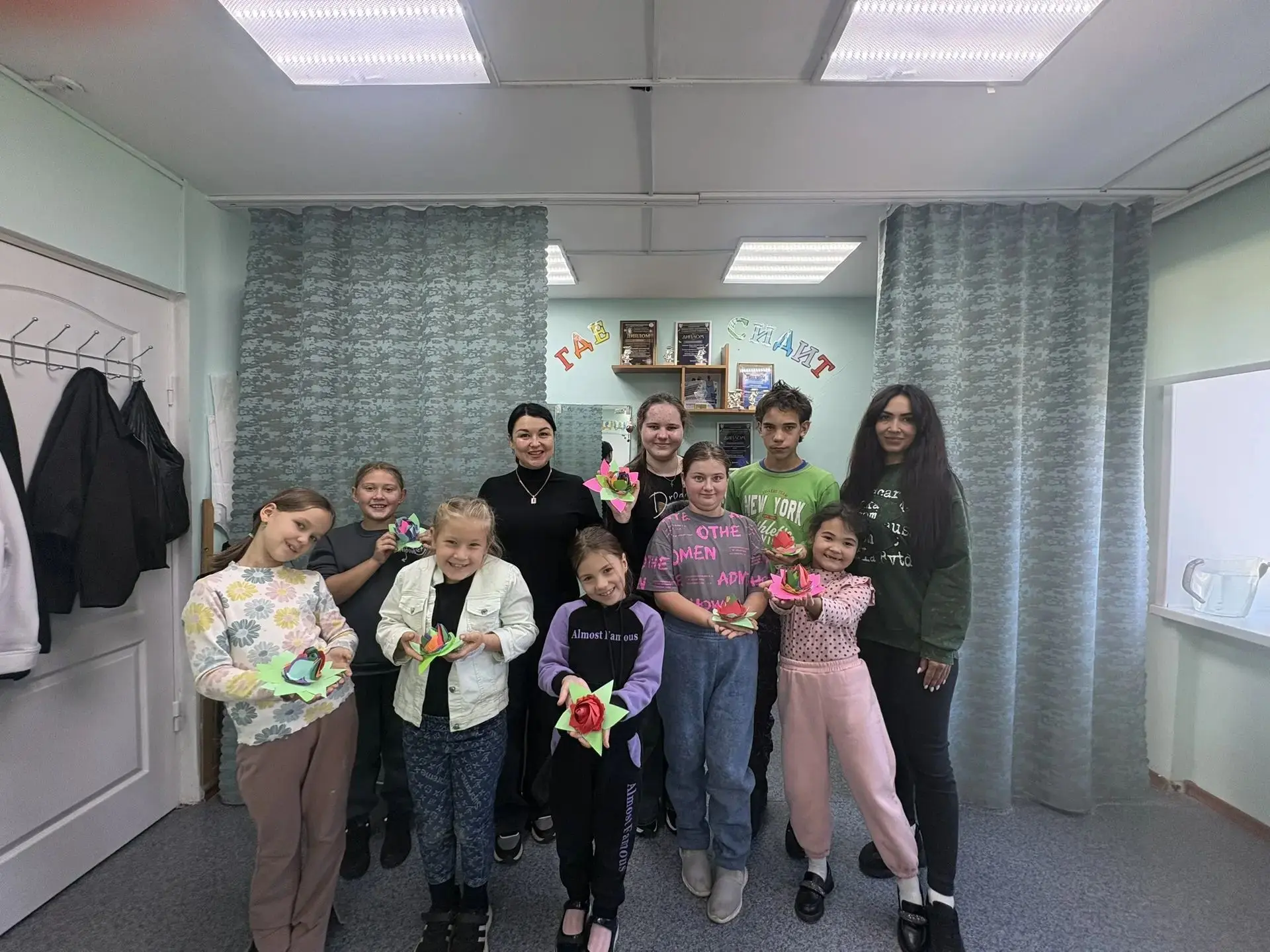 8 октября в ЦВР «Радуга» прошёл мастер-класс под названием «Осенняя роза».🌹 Его провел...