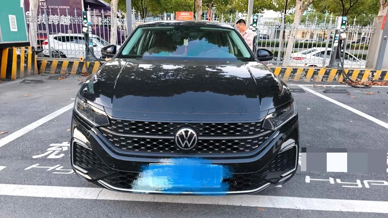 Фольксваген Пассат, модель 2023 года, 1.4TSI 280TSI, комплектация «Звёздный элит», АКПП