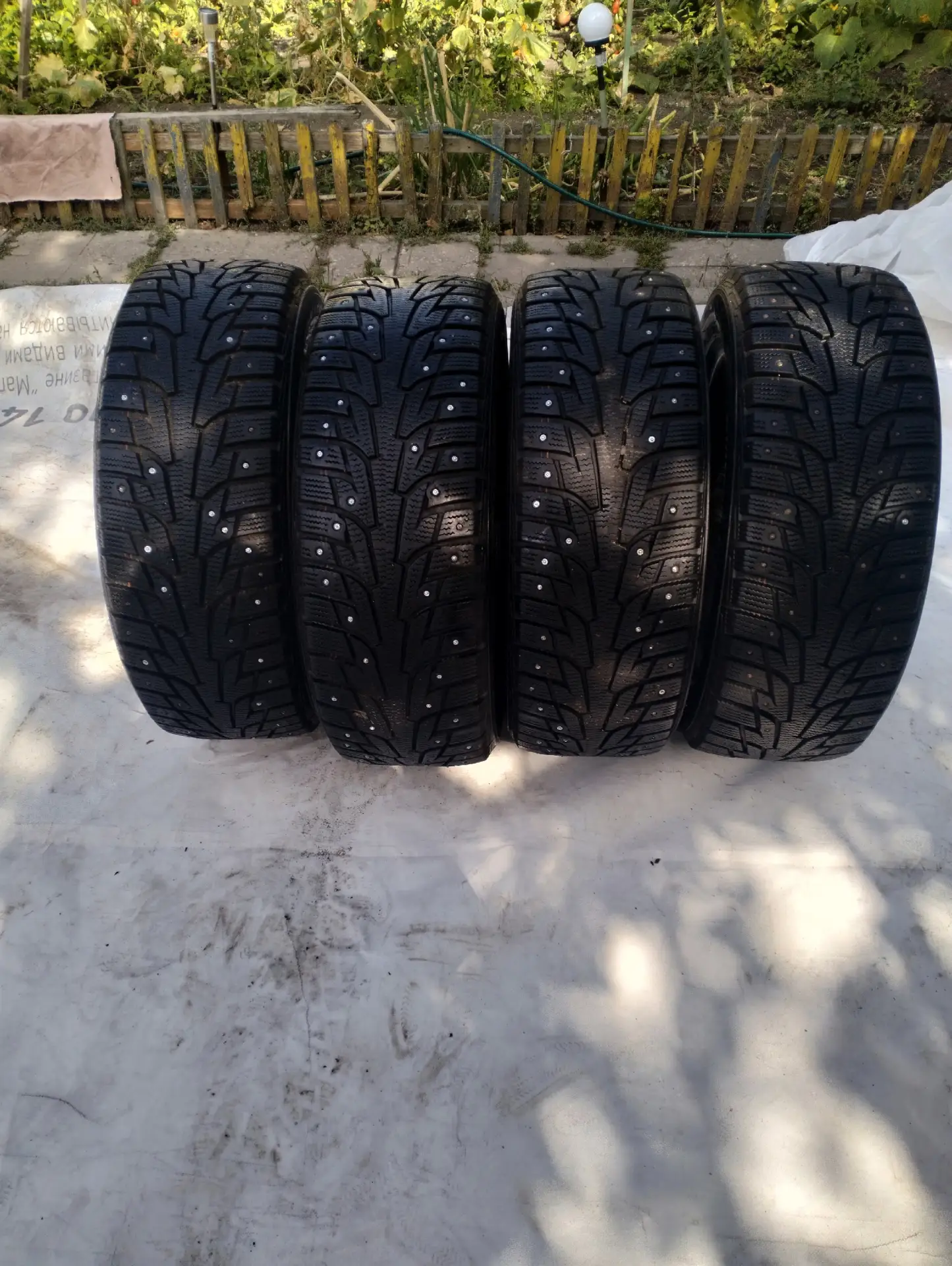 Продам зимние шипованные шины Hankook Winter I'Pike 195/55 R15 88T