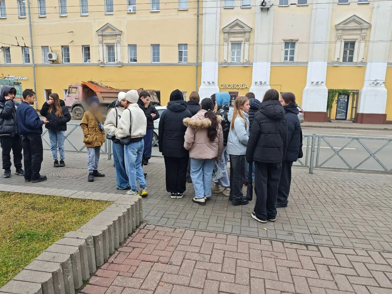 В Ярославле школу № 57 на улице Советской с 13 по 15 октября отправили на дистанционку ...