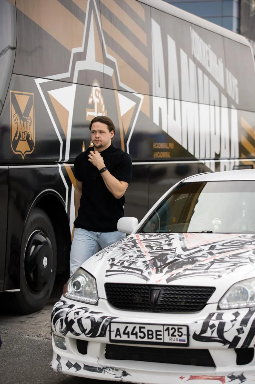 На автоматч на крутых тачках 🏎