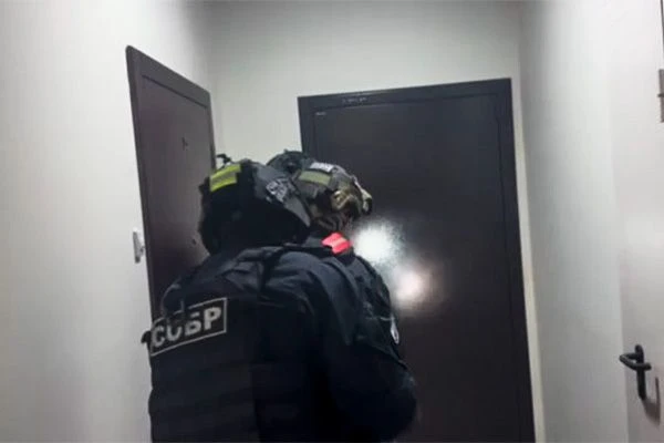 🛡️ При содействии московского СОБР «Центр» Росгвардии задержаны подозреваемые в сбыте ...