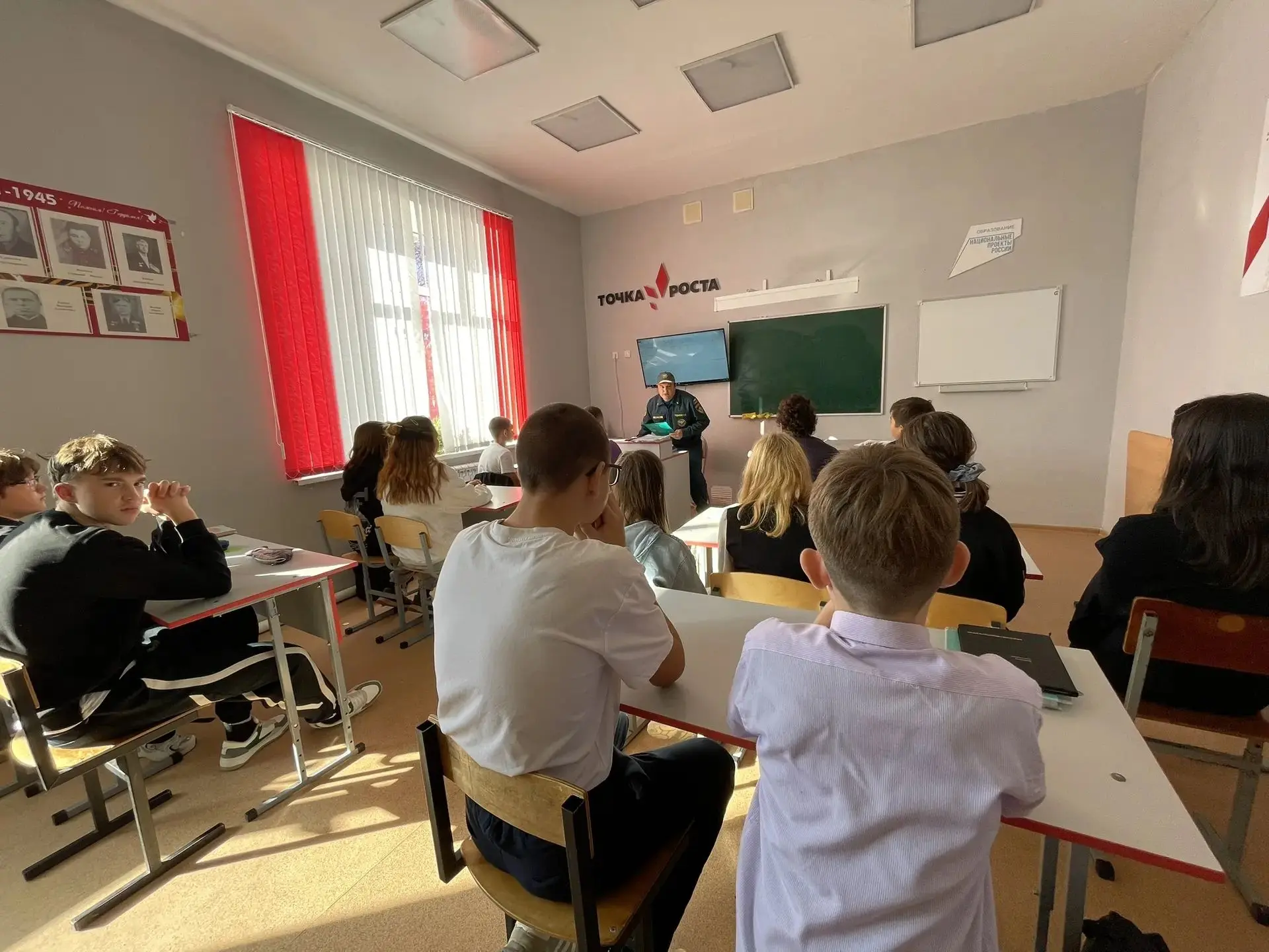 Сегодня у нас в гостях был сотрудник МЧС Подымов Сергей  Владимирович— он рассказал реб...