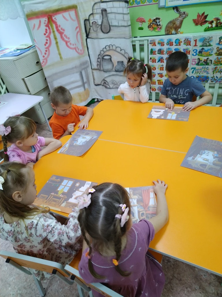 Зажигаем нашу «Жар-птицу»! Как в нашей группе появился свой уголок русской старины.