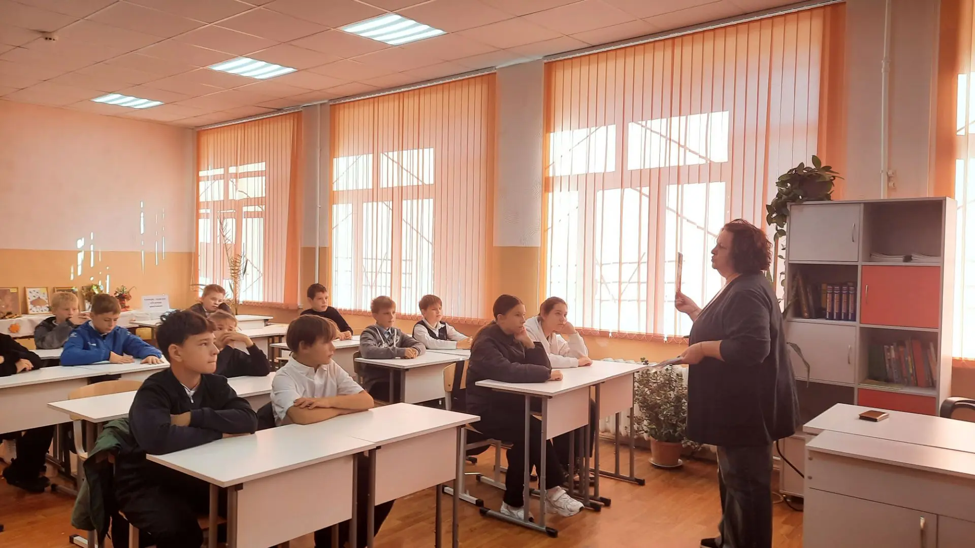 7 октября инспектор ПЧ-63 Коротеева И.М. провела в нашей школе открытый урок, приурочен...