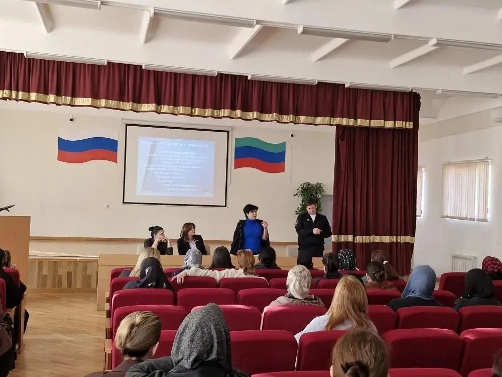 8 октября в школе состоялось родительское собрание, посвященное профилактике рисков дес...