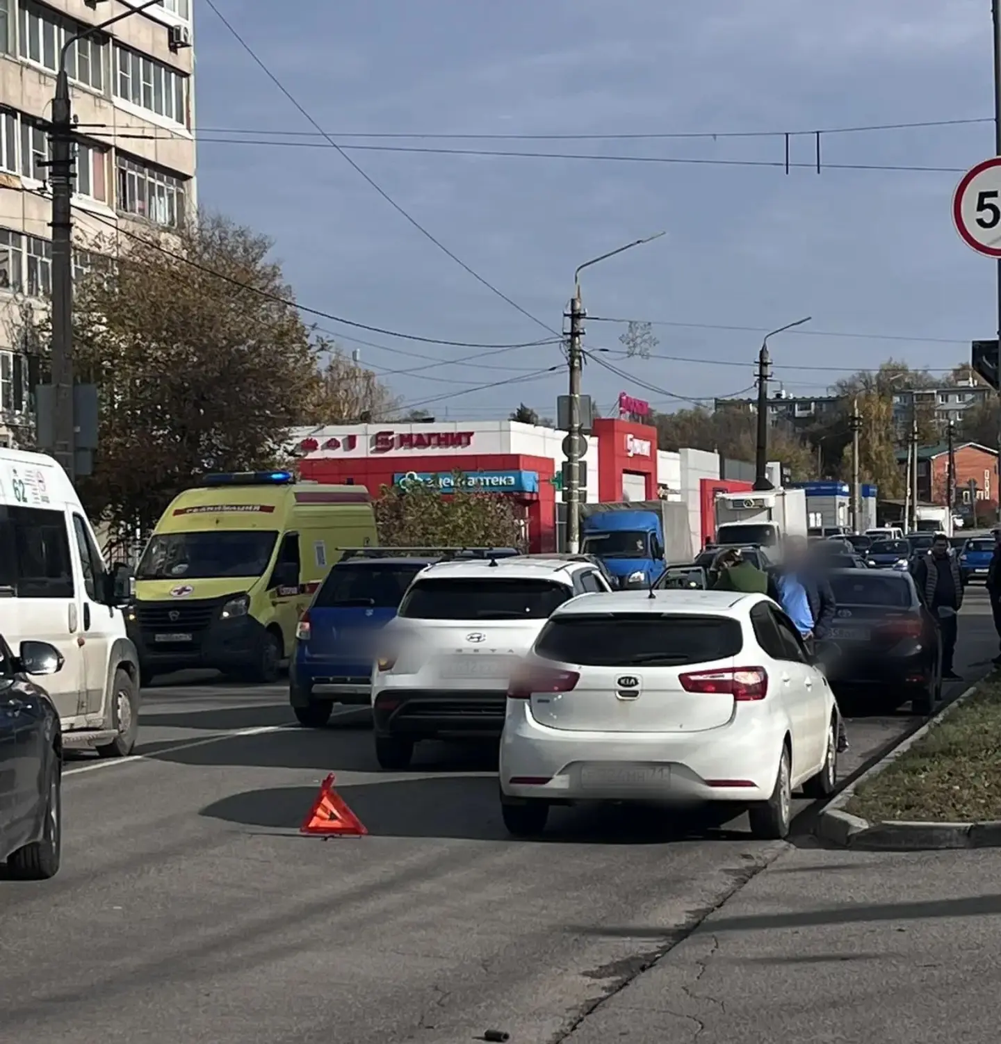 ❗️ДТП на Декабристов из 4 автомобилей, пробка почти до Марата в обе стороны
