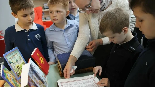 В этом году Акатьевская сельская библиотека вписывает в свою историю новую, юбилейную г...