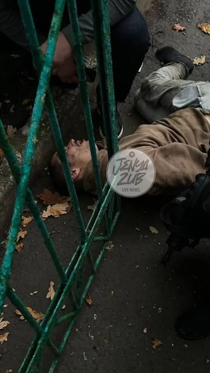 Стрелка поймали на Северной Салтовке. И да, он военнослужащий украинской армии🤷‍♀️