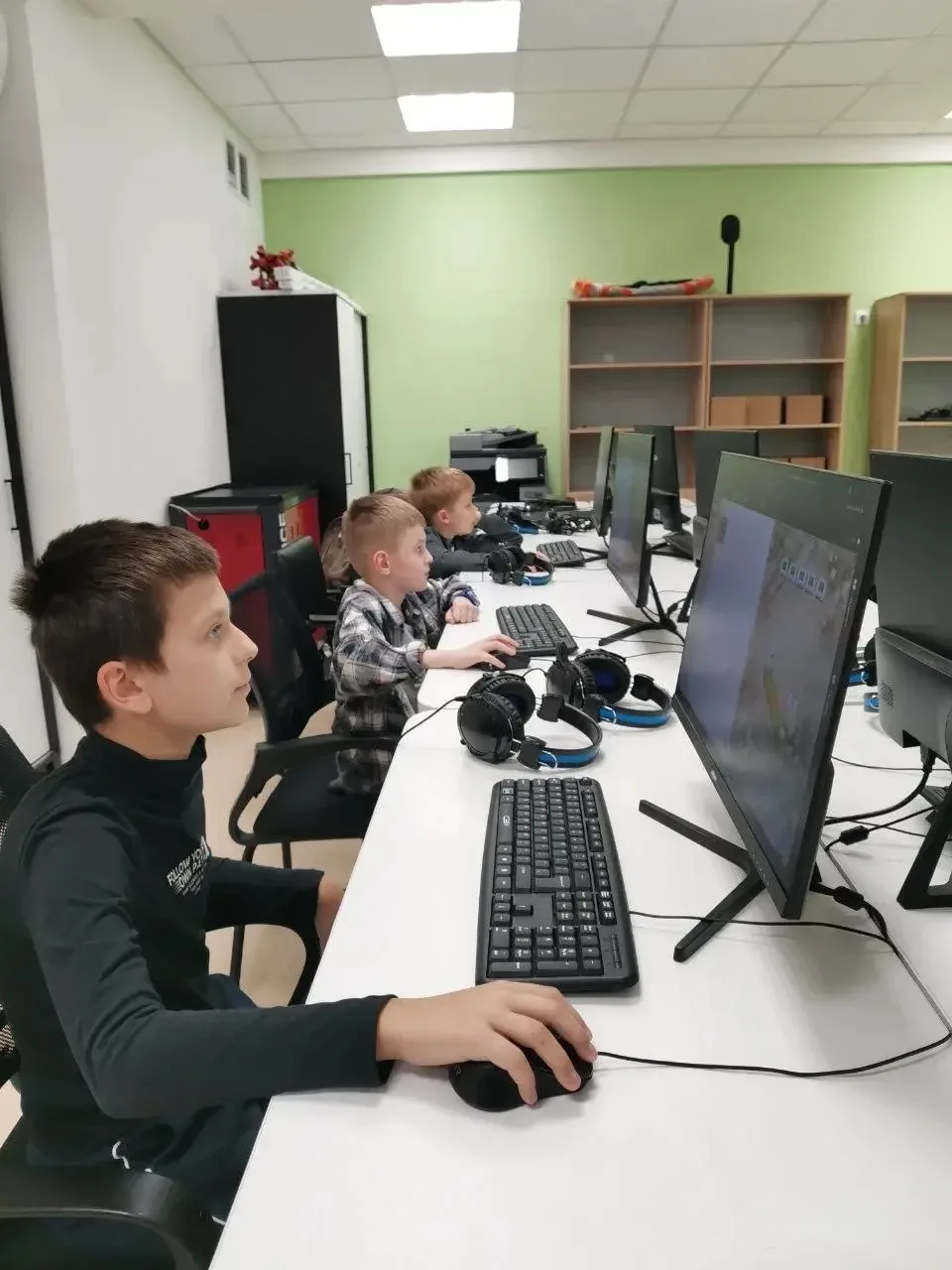 🚀 Дорогие родители! У нас стартовал курс «Магия кода» и «Интерактивное программирование»!