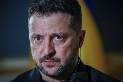 Киев выразил готовность прекратить атаки на российские НПЗ на ближайшие 100 дней. По ин...