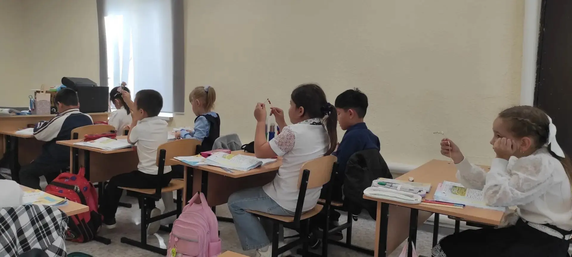 В нашей школе стартовал важный этап — период адаптации первоклассников! 🎒✨