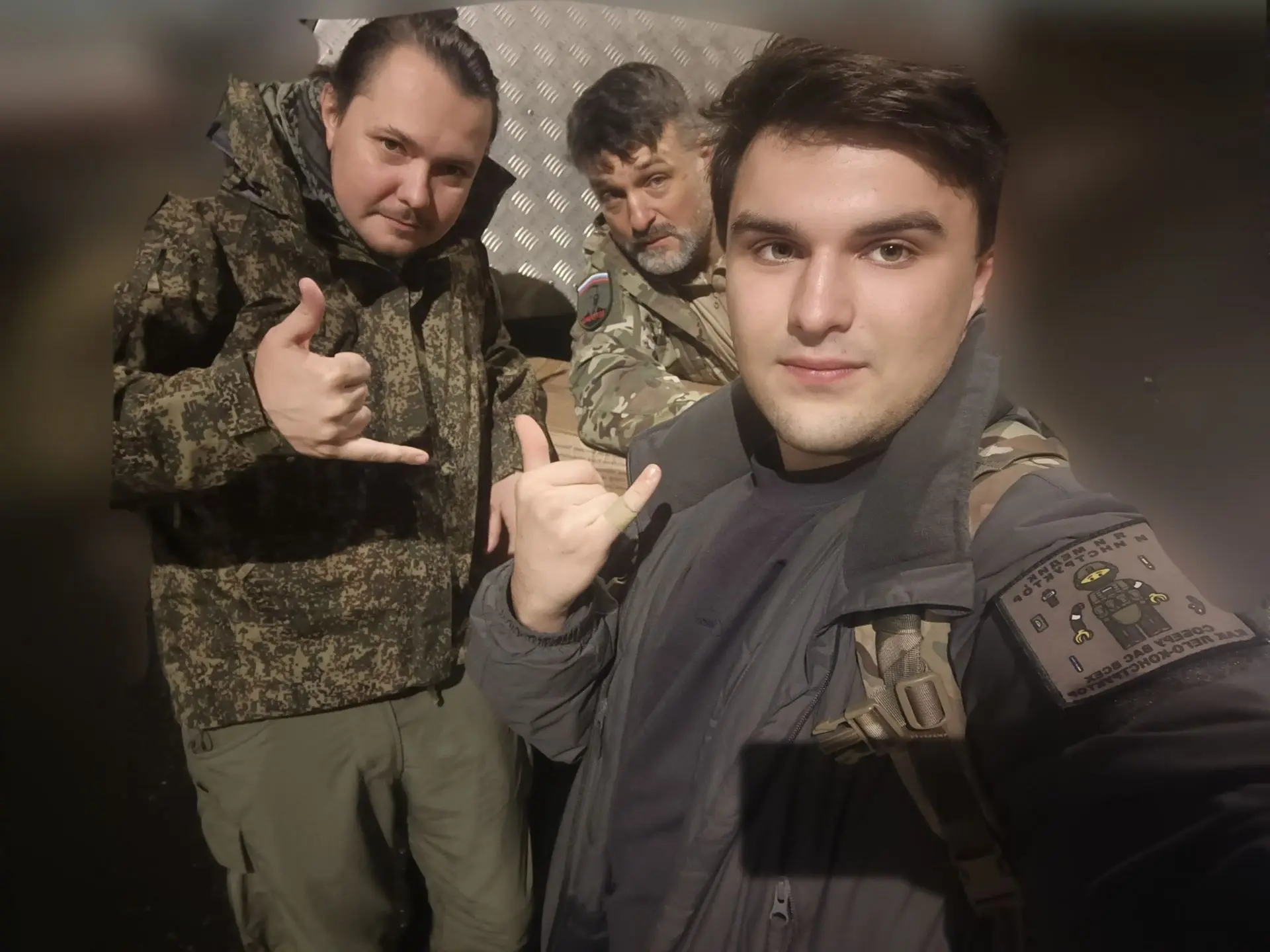 Наши ученики работают в разных подразделениях на благо Родины. На фото командир одной и...