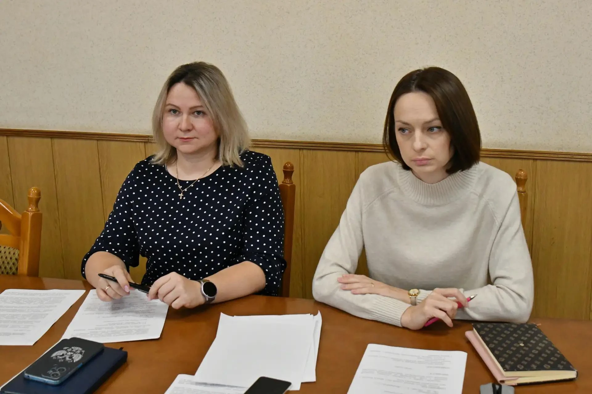 Приняла участие в публичных слушаниях по проекту изменений в Устав Свердловского муници...