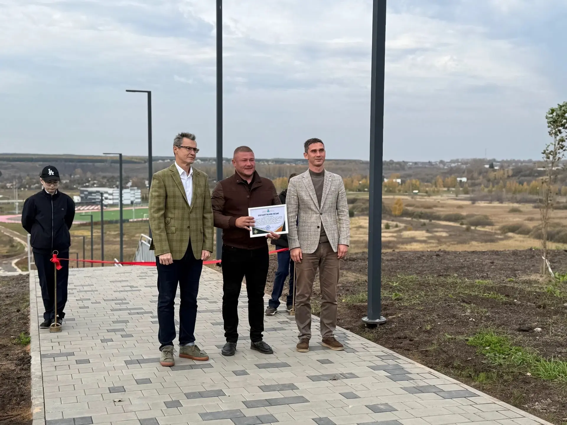 В Менделеевске открыли новый спуск к Центральному стадиону!