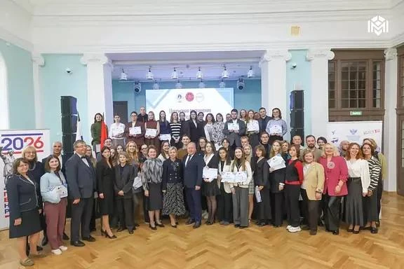 В школе № 321 Центрального района прошла церемония посвящения в молодые педагоги