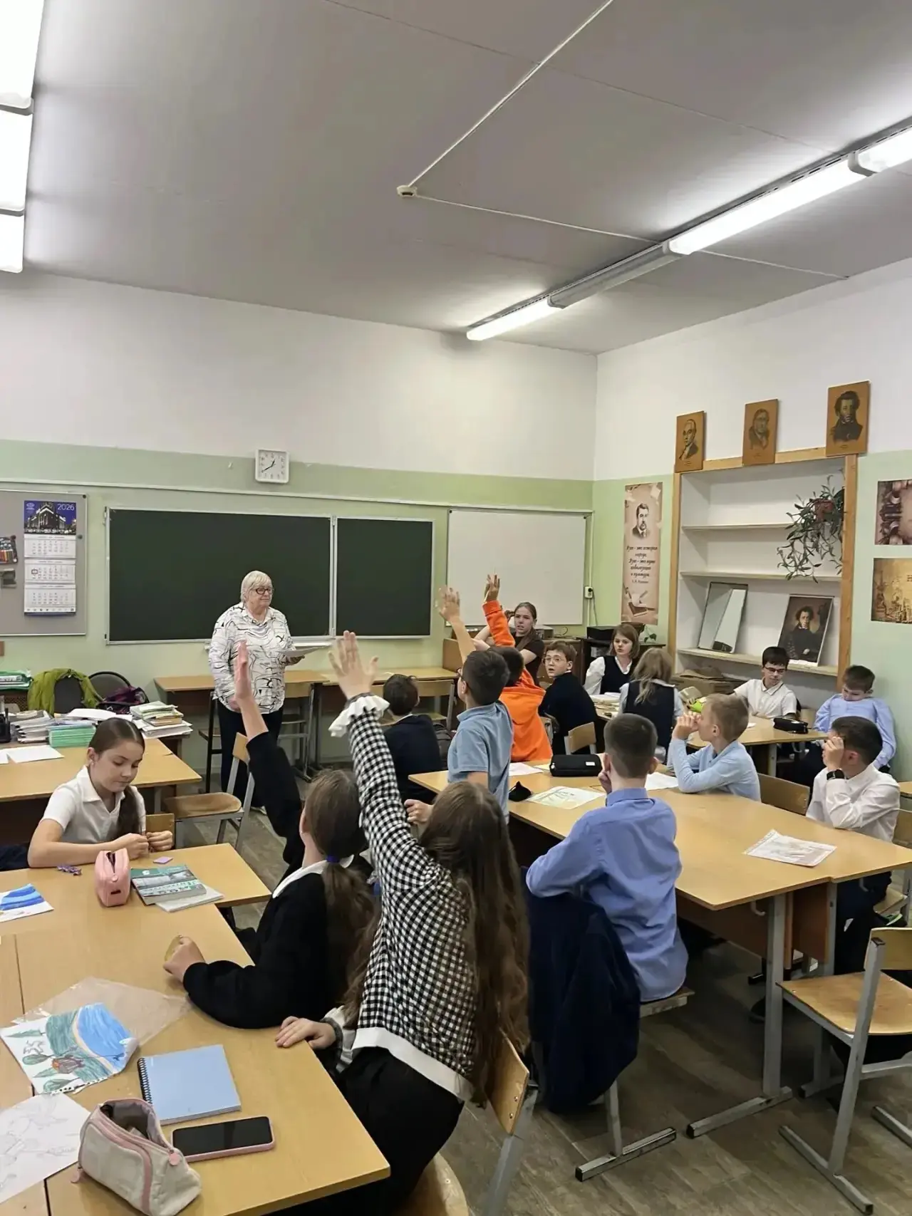 Учение с увлечением: как 5М класс оживил басни Крылова📚✨