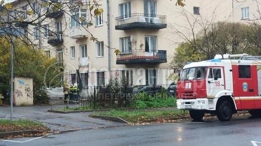 В Петербурге балкон обрушился на 21-й линии Васильевского острова