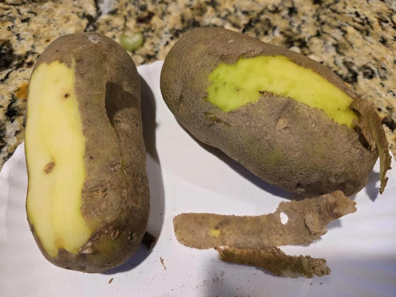 Можно ли есть зелёную картошку?