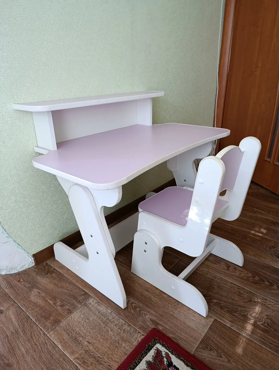 Продам детский стол со стулом, б/у, 3500 руб., Харцызск