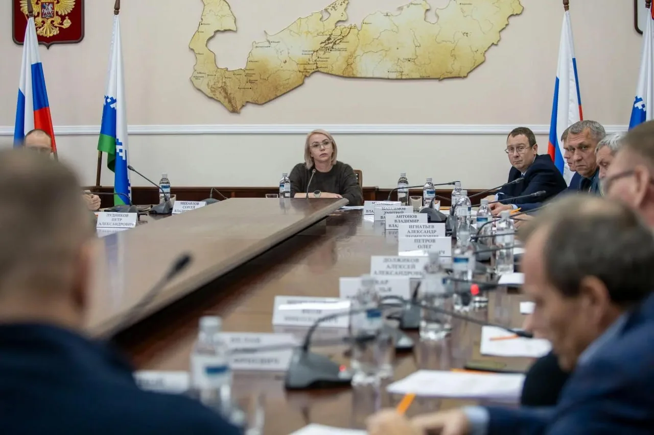Ирина Гехт поручила принять максимальные меры для тушения пожара на полигоне ТБО.