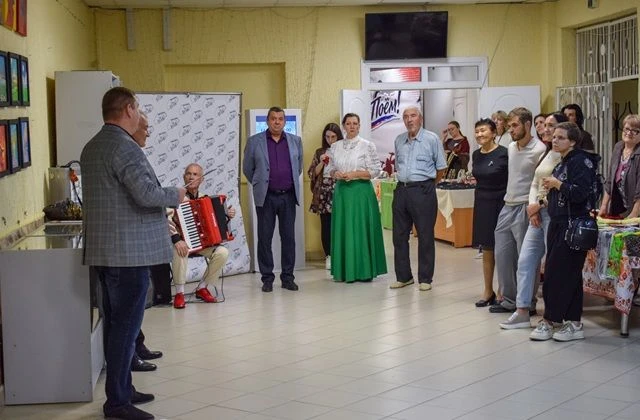 В Покровском открылась выставка Олега Чернобая