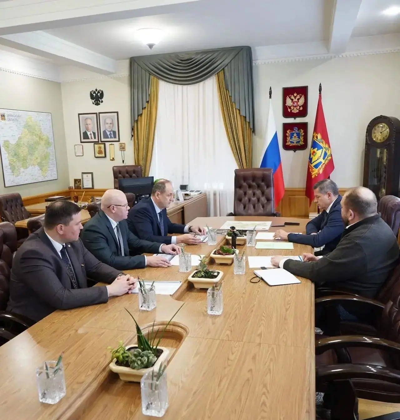 Единую систему газоснабжения Брянской области, работу в осенне-зимний период, реализаци...