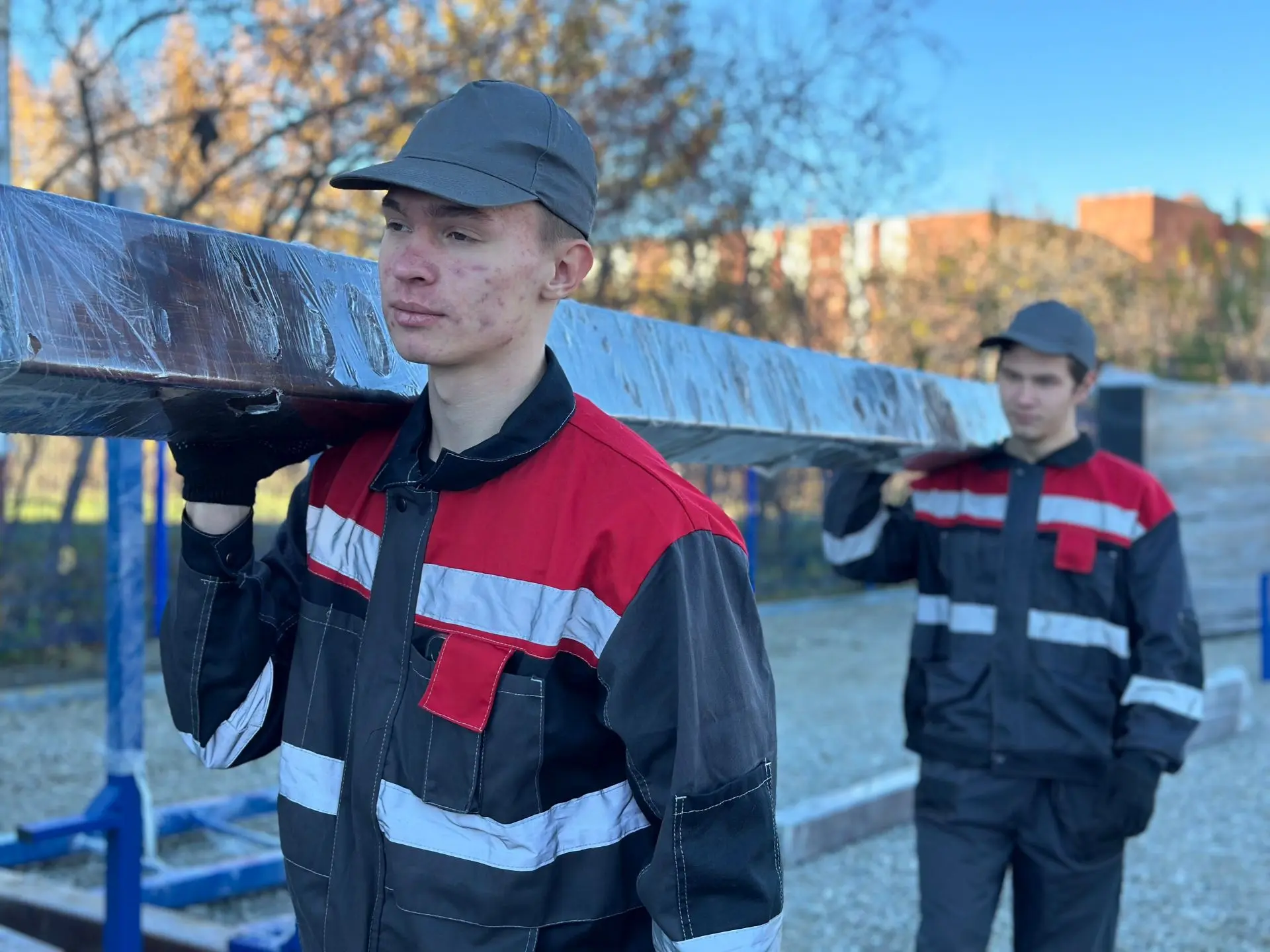 У Озерского техколледжа почти достроили спортивную площадку за 5 млн рублей