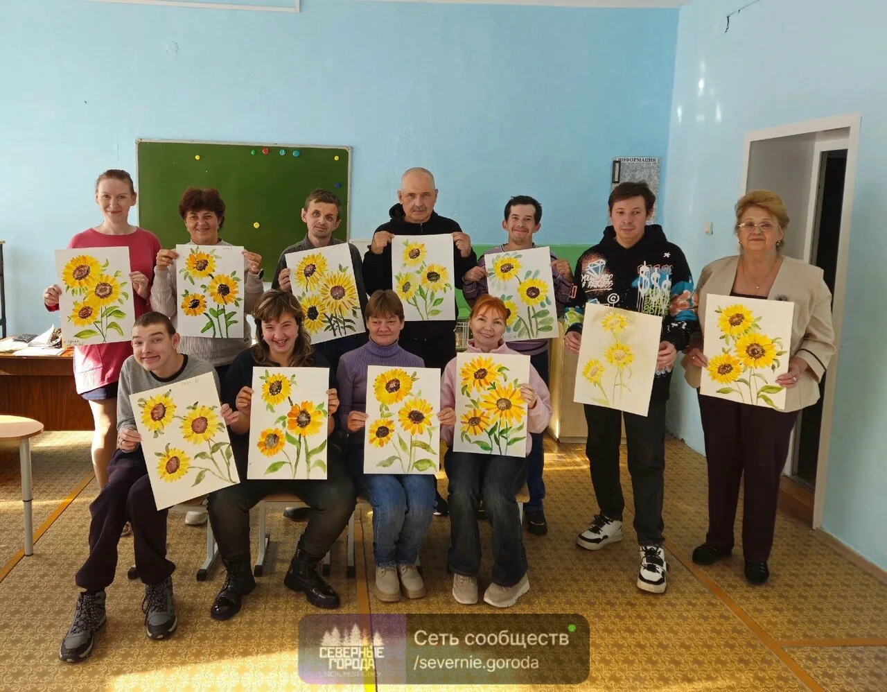 🌻🎨 В Качканаре прошёл инклюзивный мастер-класс для людей с особыми потребностями.