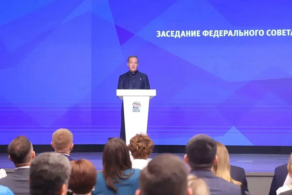 Дмитрий Медведев: Первичные отделения «Единой России» стали авангардом партии