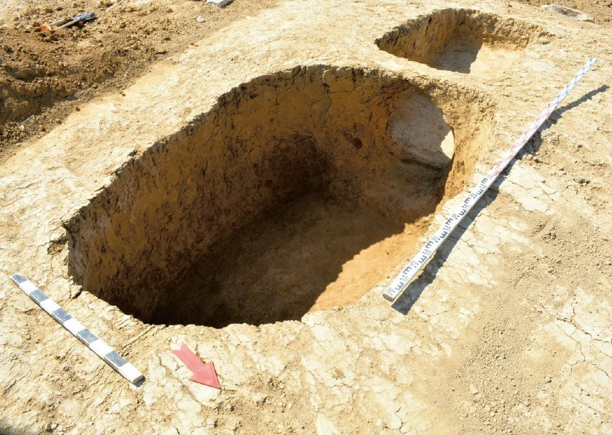В Темрюкском районе археологи раскопали древний некрополь