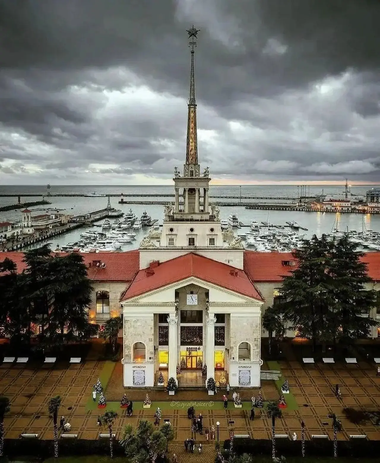 🏛 Морской вокзал Сочи: дворец у моря, который узнают с первого кадра