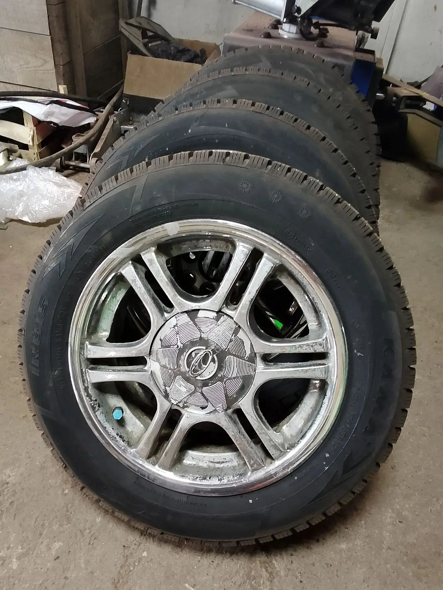 Продаются шины Кама irbis 175/65 r14 в сборе с дисками (4*98 и 4*100) Цена 20000р. Тел....