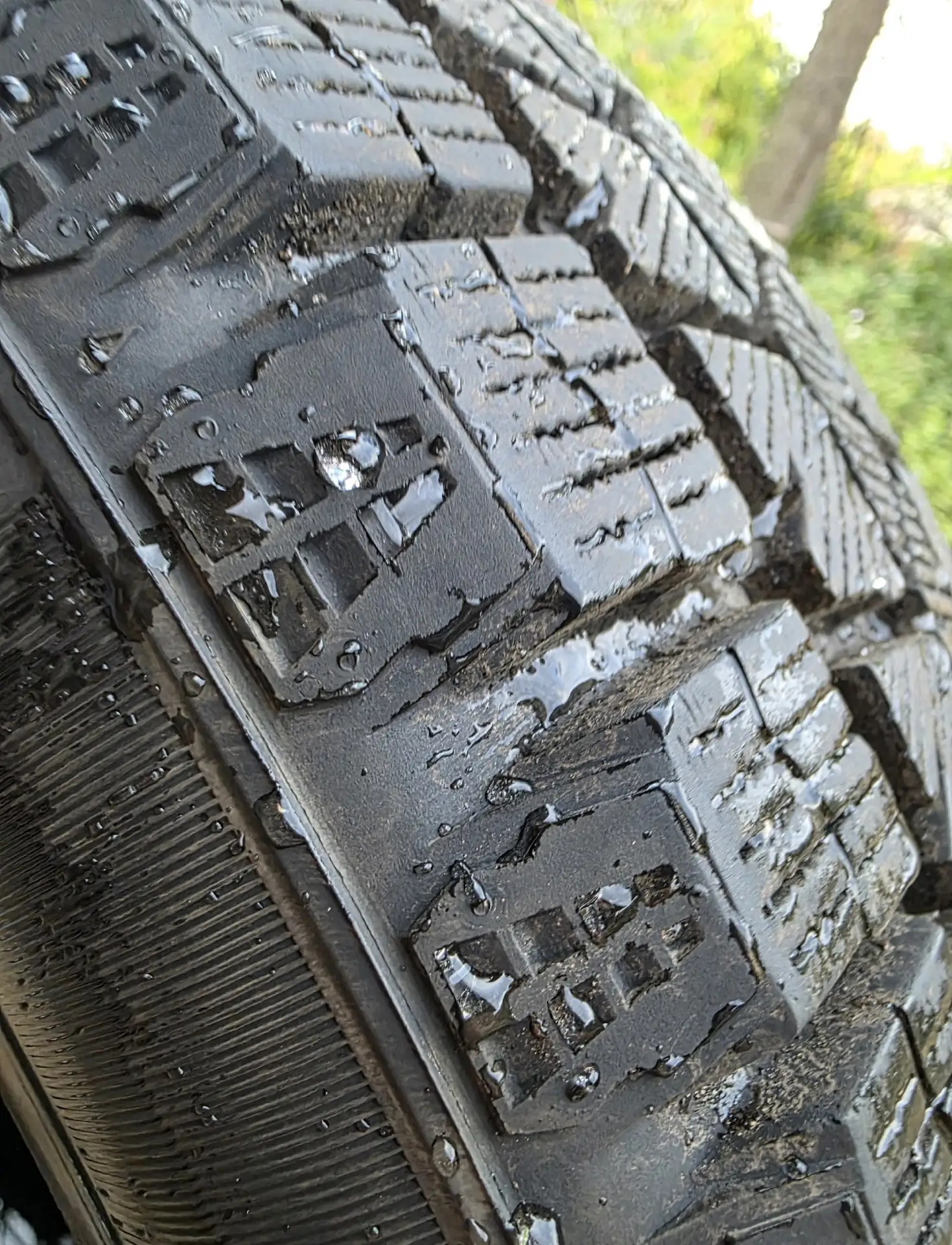 Продам комплект зимней резины Giti comfort F50 215/55 R18 99H XL, состояние отличное, в...