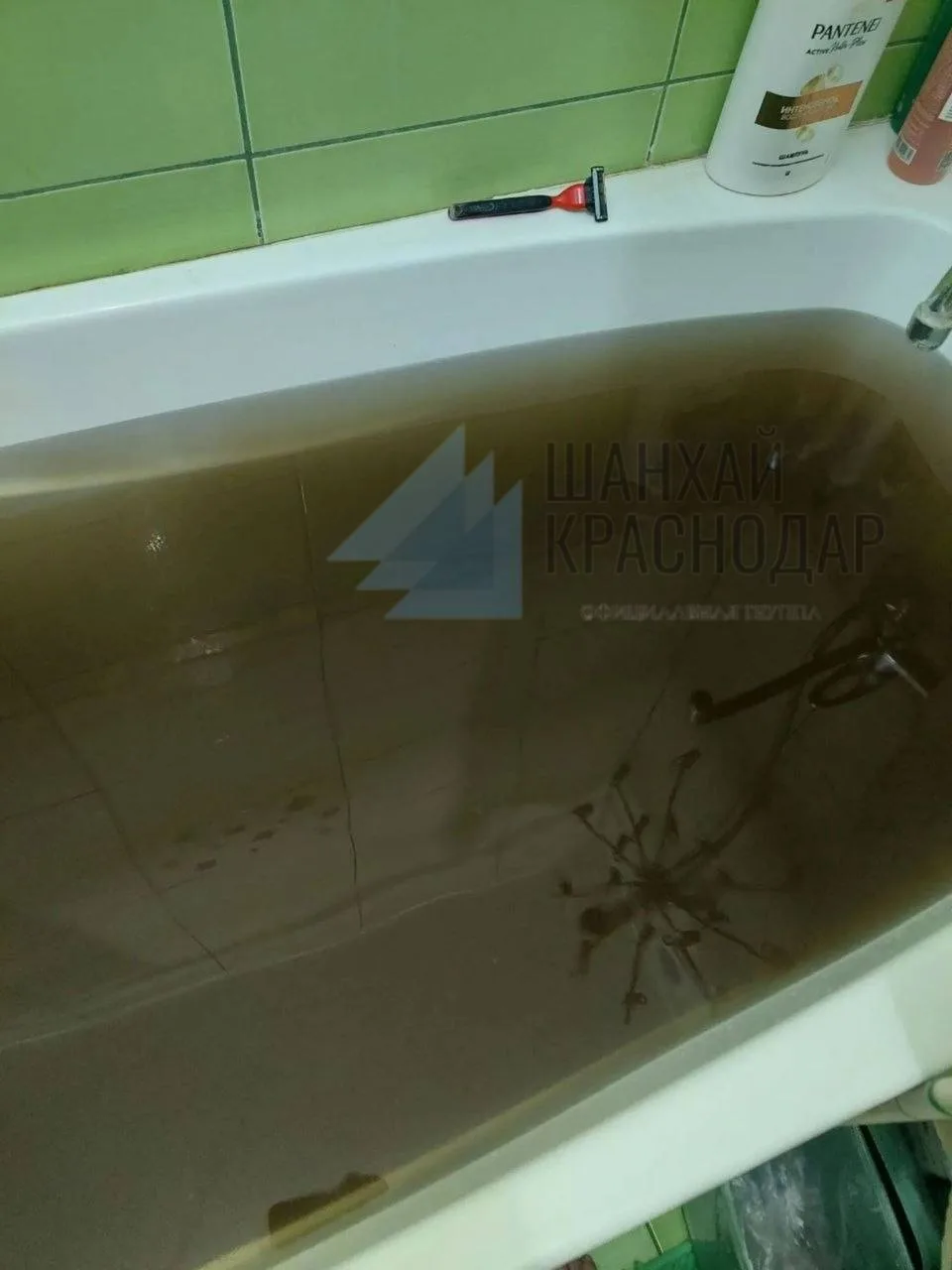 У кого еще проблемы с водопроводной водой?
