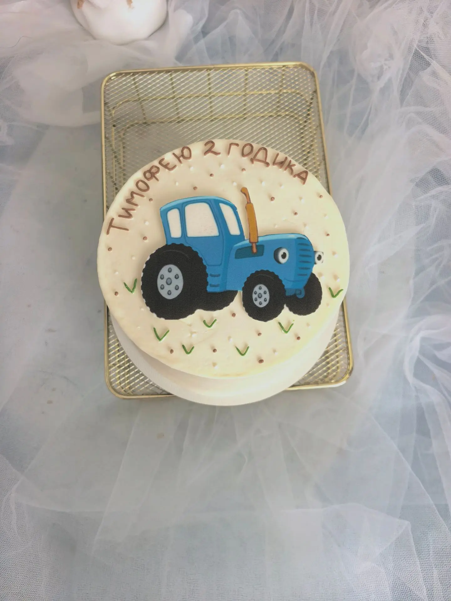 Тортик на именины милого Тимофея 🚜💙, который в восторге от того самого трактора 🥰😊