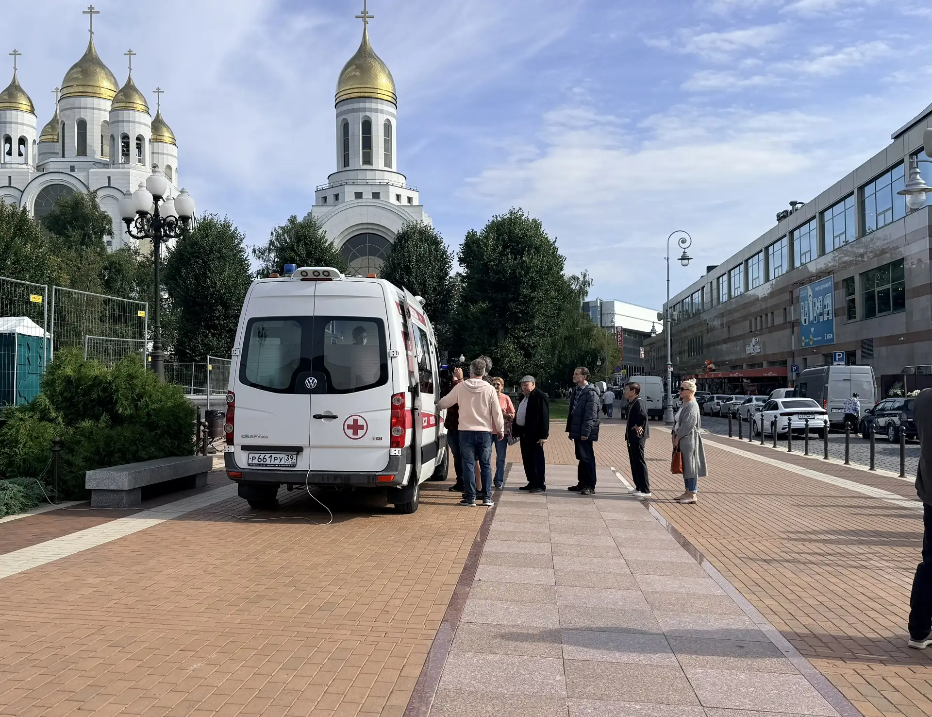 В регионе продолжается прививочная кампания против гриппа: один из мобильных пунктов по...