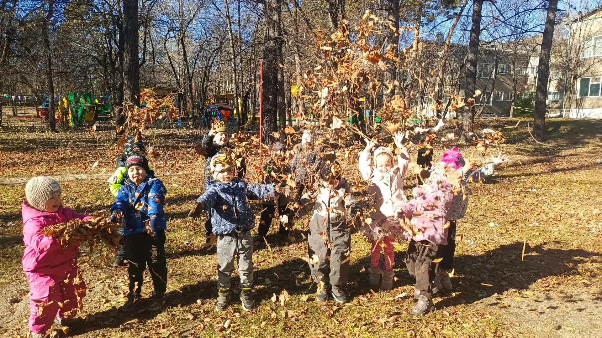 Как же приятно проводить тёплые осенние деньки! 🍂😊 Хочется, чтобы они длились как мож...