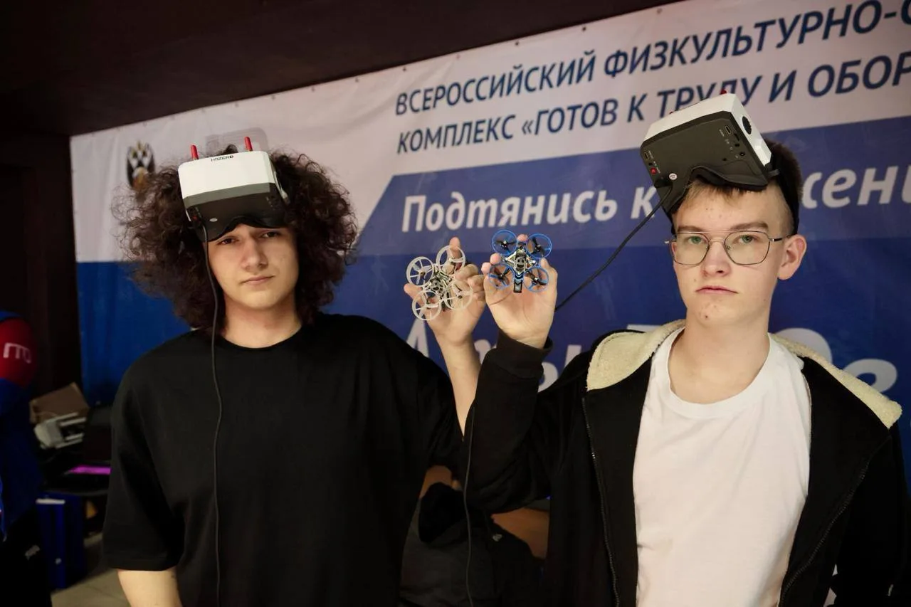 🚁 Предсезонный кубок Балашихинской школьной лиги по гонке дронов состоялся 16 октября....