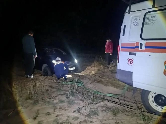 В Шолоховском районе спасатели вызволили из лесной глуши семью с маленьким ребенком.